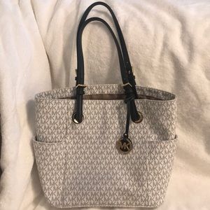 Michael Kors purse and wallet set